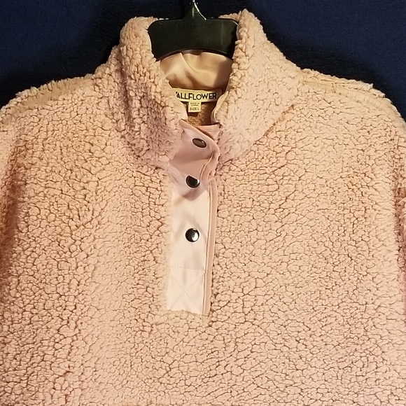 Wallflower Sherpa Cozy Lightweight Pullover Jacket Front Kangaroo Pocket - Picture 9 of 10
